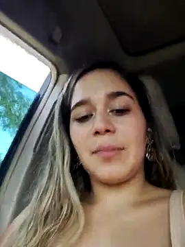 Snapshot of LaurenWelly_ chatting on March 22, 2025, 10:26 pm LaurenWelly online show from March 22, 2025, 10:26 pm