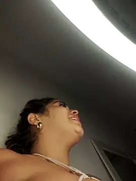 Snapshot of LaurenWelly_ chatting on September 25, 2025, 10:46 pm LaurenWelly online show from September 25, 2025, 10:46 pm