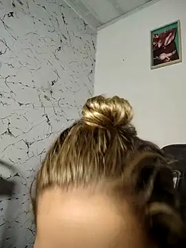 Snapshot of LaurenWelly_ chatting on November 14, 2025, 9:24 pm LaurenWelly online show from November 14, 2025, 9:24 pm