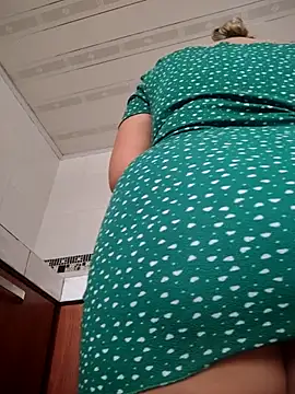 Snapshot of LaurenWelly_ chatting on November 29, 2025, 3:15 pm LaurenWelly online show from November 29, 2025, 3:15 pm