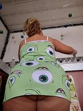 Snapshot of LaurenWelly_ chatting on December 4, 2025, 7:44 pm LaurenWelly online show from December 4, 2025, 7:44 pm