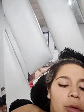 LaurenWelly  online show from December 23, 2025, 4:10 am