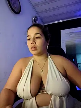 Snapshot of LaurenWelly_ chatting on March 16, 2026, 11:03 am LaurenWelly online show from March 16, 2026, 11:03 am