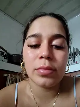 Snapshot of LaurenWelly_ chatting on April 15, 2026, 7:58 pm LaurenWelly online show from April 15, 2026, 7:58 pm