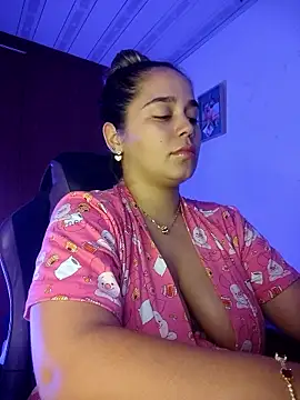 Snapshot of LaurenWelly_ chatting on May 21, 2026, 1:23 am LaurenWelly online show from May 21, 2026, 1:23 am