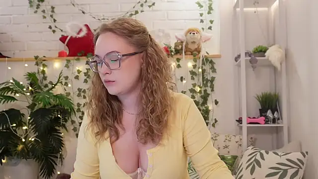 MonicaAsis online show from September 21, 2025, 5:58 pm