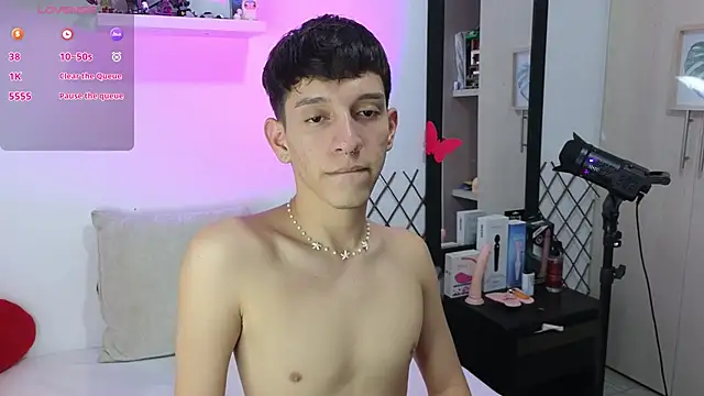 Snapshot of milky__boy_ chatting on March 7, 2025, 3:51 am milky boy online show from March 7, 2025, 3:51 am