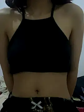 Snapshot of Farawla1237 chatting on December 18, 2025, 1:06 pm Farawla1237 online show from December 18, 2025, 1:06 pm