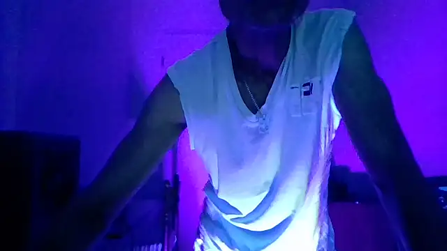 Snapshot of brunoguunot chatting on September 27, 2025, 7:52 pm brunoguunot online show from September 27, 2025, 7:52 pm