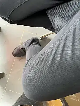 Snapshot of homidor chatting on February 6, 2025, 9:43 am homidor online show from February 6, 2025, 9:43 am