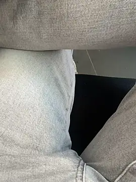 Snapshot of homidor chatting on October 18, 2025, 12:28 pm homidor online show from October 18, 2025, 12:28 pm