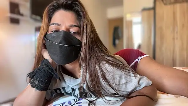 Hotty-Sana online show from March 1, 2026, 11:01 am