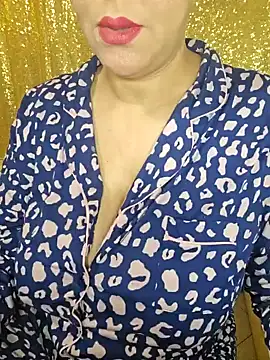 Foxlady2271 online show from December 28, 2024, 8:26 am