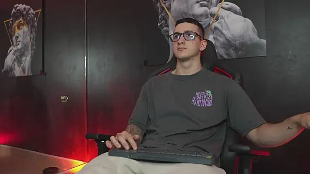 JacksonOlsenn online show from November 7, 2025, 9:37 pm