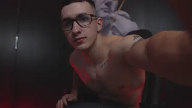 JacksonOlsenn online show from November 20, 2025, 8:30 pm