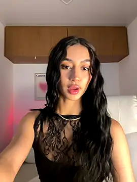 maddy bronw  online show from October 28, 2025, 10:56 pm