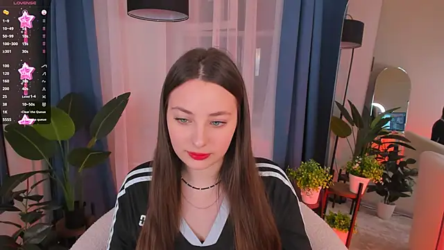 MoonLissa online show from December 2, 2024, 1:35 pm