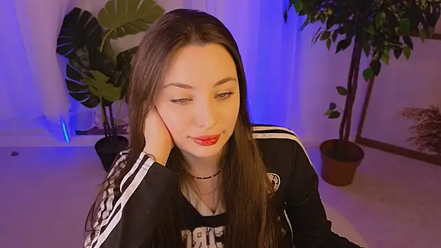 MoonLissa online show from December 15, 2024, 1:00 pm