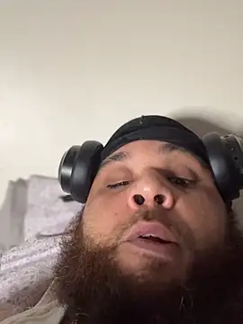 fatboyjayohh126 online show from April 17, 2026, 11:35 am