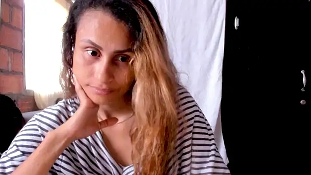 coralcarter1 online show from March 31, 2026, 8:42 pm