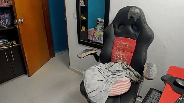 Snapshot of peanut_tangerine chatting on December 18, 2025, 1:00 am peanut tangerine online show from December 18, 2025, 1:00 am