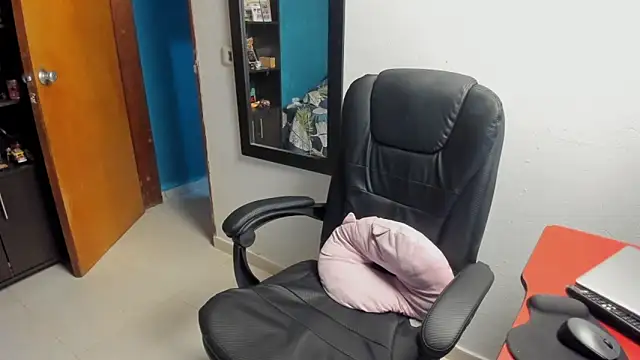 Snapshot of peanut_tangerine chatting on January 9, 2026, 12:46 am peanut tangerine online show from January 9, 2026, 12:46 am