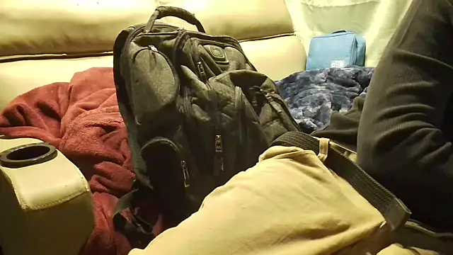 overaveragefreak4you online show from March 17, 2026, 12:52 pm