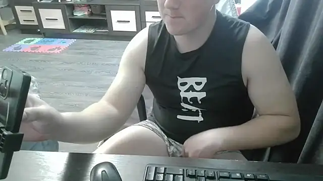 Snapshot of gamblingbum chatting on April 4, 2026, 11:08 am gamblingbum online show from April 4, 2026, 11:08 am