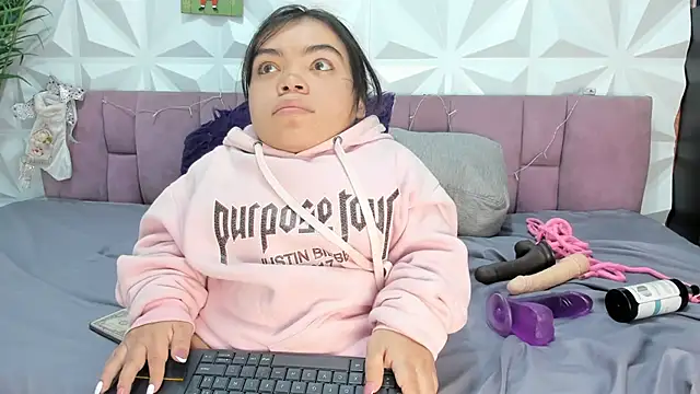 Snapshot of Michelle_Brooks chatting on December 27, 2024, 1:07 pm Michelle Brooks online show from December 27, 2024, 1:07 pm