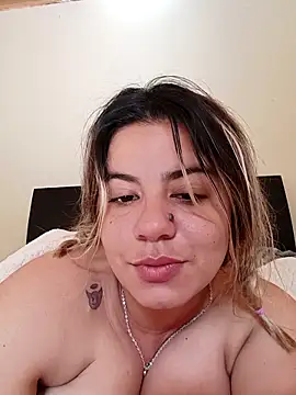 Candy sr online show from November 23, 2025, 2:06 pm