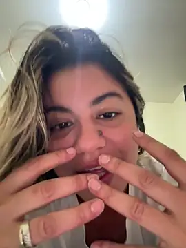 Candy sr online show from February 27, 2026, 5:29 am