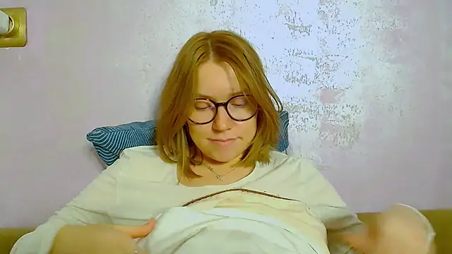 Snapshot of TaylorBre chatting on November 10, 2025, 6:51 pm TaylorBre online show from November 10, 2025, 6:51 pm