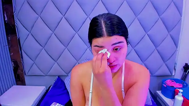 venusowen  online show from November 7, 2025, 1:55 pm