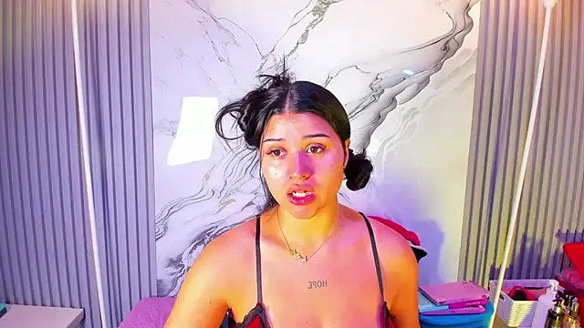 venusowen  online show from June 13, 2026, 2:37 pm