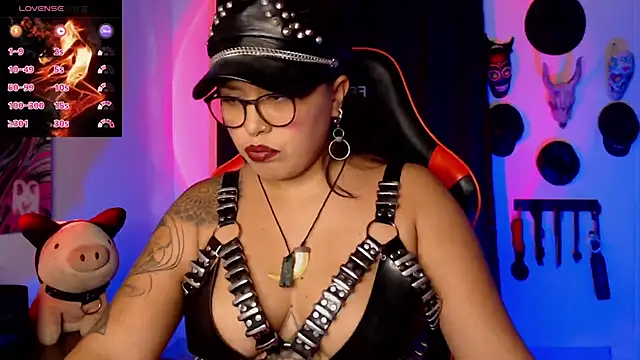 LilithSharon online show from November 8, 2025, 5:01 pm