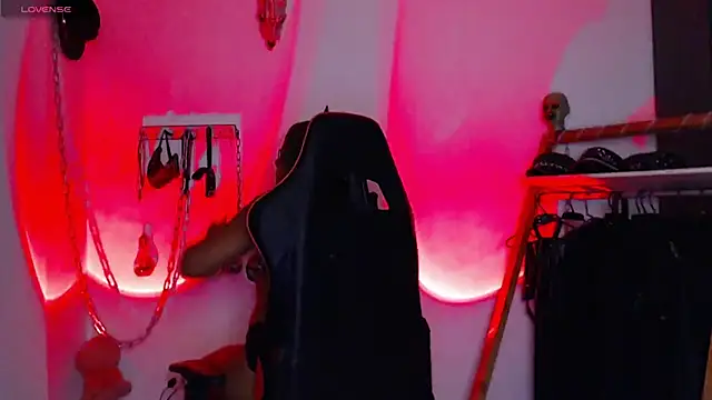 Snapshot of LilithSharon chatting on December 22, 2025, 8:17 pm LilithSharon online show from December 22, 2025, 8:17 pm