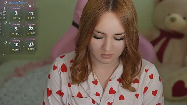 LovelyBell online show from September 30, 2025, 1:27 pm