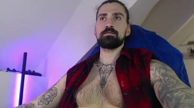 Snapshot of MateoHunk chatting on March 3, 2025, 6:44 pm MateoHunk online show from March 3, 2025, 6:44 pm