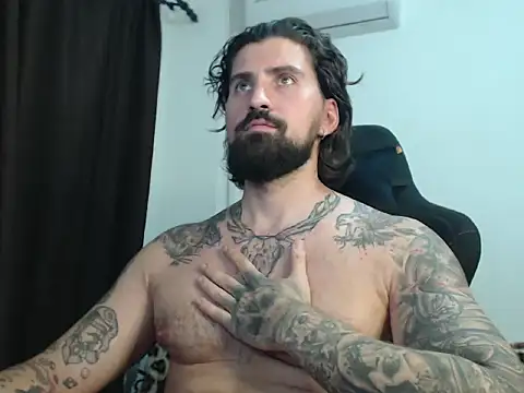 Snapshot of MateoHunk chatting on September 9, 2025, 5:45 pm MateoHunk online show from September 9, 2025, 5:45 pm