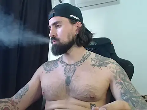 Snapshot of MateoHunk chatting on September 11, 2025, 10:04 am MateoHunk online show from September 11, 2025, 10:04 am