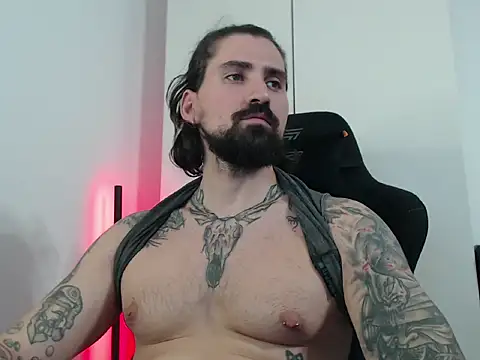 Snapshot of MateoHunk chatting on October 12, 2025, 4:28 pm MateoHunk online show from October 12, 2025, 4:28 pm