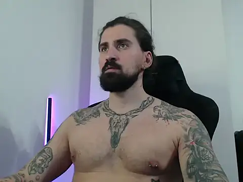 Snapshot of MateoHunk chatting on November 5, 2025, 5:46 pm MateoHunk online show from November 5, 2025, 5:46 pm