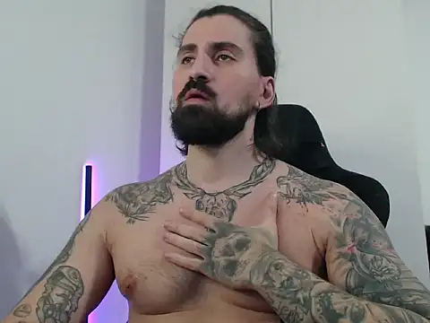 Snapshot of MateoHunk chatting on November 8, 2025, 5:56 pm MateoHunk online show from November 8, 2025, 5:56 pm