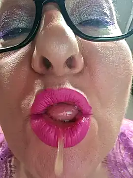 Snapshot of Genoveva73sexy chatting on December 2, 2024, 2:41 pm Genoveva73sexy online show from December 2, 2024, 2:41 pm