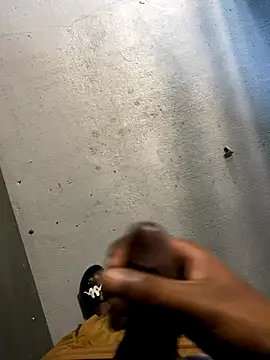 Snapshot of zeekBbc chatting on October 31, 2025, 8:32 pm zeekBbc online show from October 31, 2025, 8:32 pm