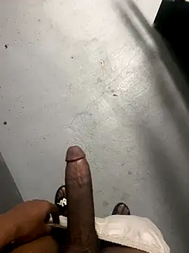 Snapshot of zeekBbc chatting on November 3, 2025, 9:32 am zeekBbc online show from November 3, 2025, 9:32 am