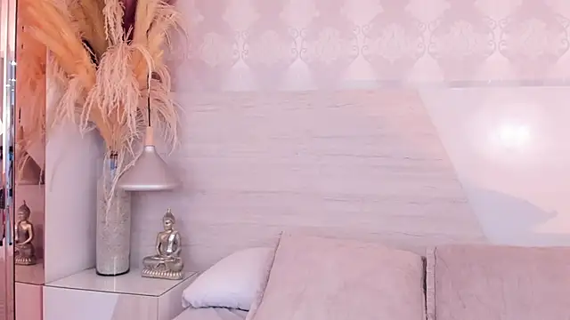 Snapshot of IvannaAnggel chatting on June 1, 2026, 1:24 pm IvannaAnggel online show from June 1, 2026, 1:24 pm
