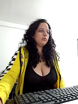 babyluna939 online show from May 9, 2026, 11:43 pm