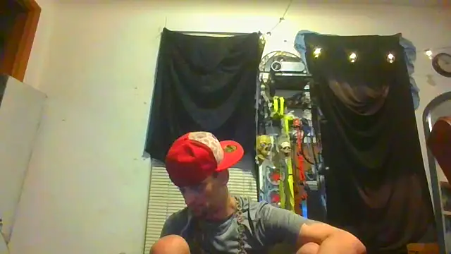 Snapshot of slinginbigD chatting on January 3, 2025, 5:39 am slinginbigD online show from January 3, 2025, 5:39 am