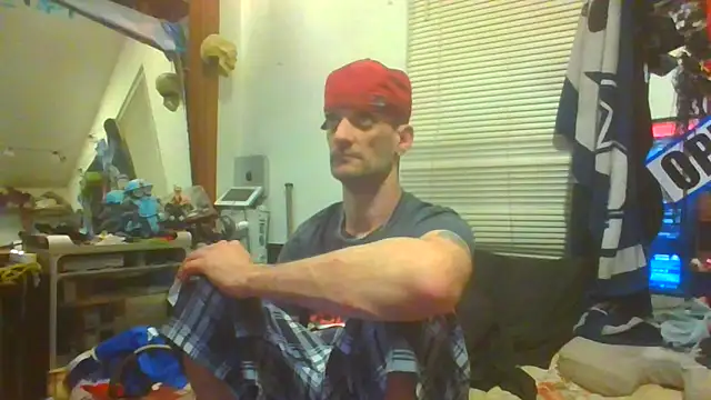 Snapshot of slinginbigD chatting on February 11, 2025, 11:43 am slinginbigD online show from February 11, 2025, 11:43 am